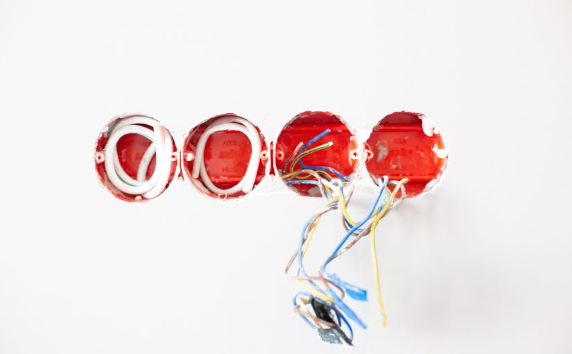 travaux electriques dans mur
